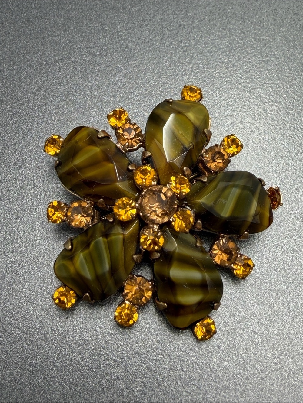 Vintage Gloral Art Glass Brooch #cz56